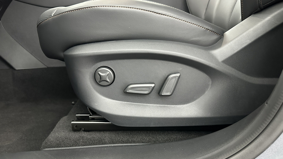 MG EHS 272 | 1.5T PHEV | Luxury | Caméra 360° | Compteur numérique 12,3''| PLUSIEURS COLORIS