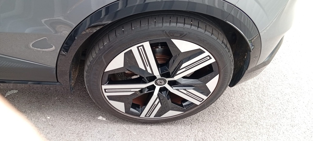 RENAULT MEGANE-E -Tech  EV60 220cv " SOH 95% " Finition "Iconic Optimum Charge C" en Excellent Etat
