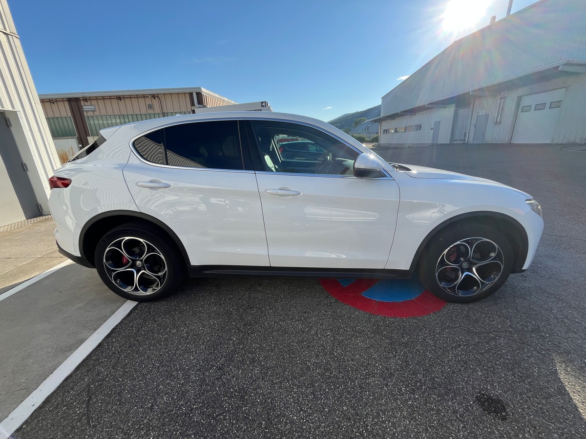 Alfa Romeo Stelvio 2.2 210CH Q4 SPORT EDITION, AT8, HAYON ELEC, CAMERA, MAINTIEN DANS LA VOIE