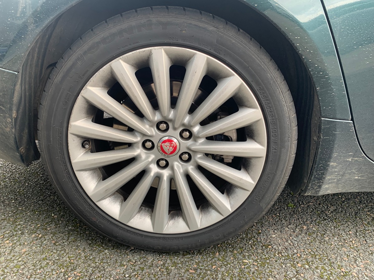 Jaguar XF 240 ch | V6 | R-Sport | Caméra recul | Sièges sport | Régulateur vitesse | GPS | Bluetooth