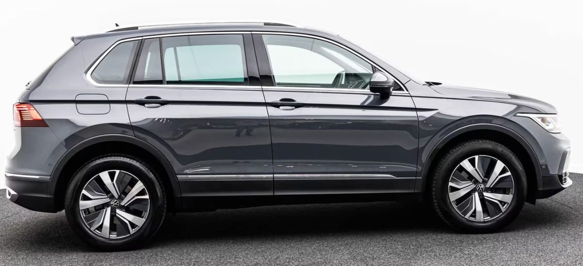 Volkswagen Tiguan II 1.4 eHybrid 245ch Elegance DSG6 Toit ouvrant Attelage
