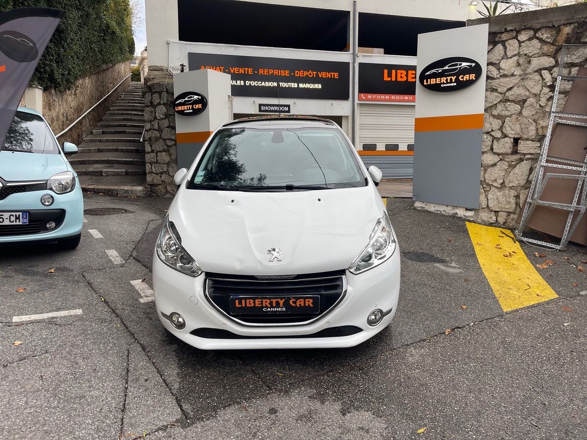 Peugeot 208 1.6 VTI 120 CV / KM Réel / Toit Panoramique / Féline /GPS /Jantes