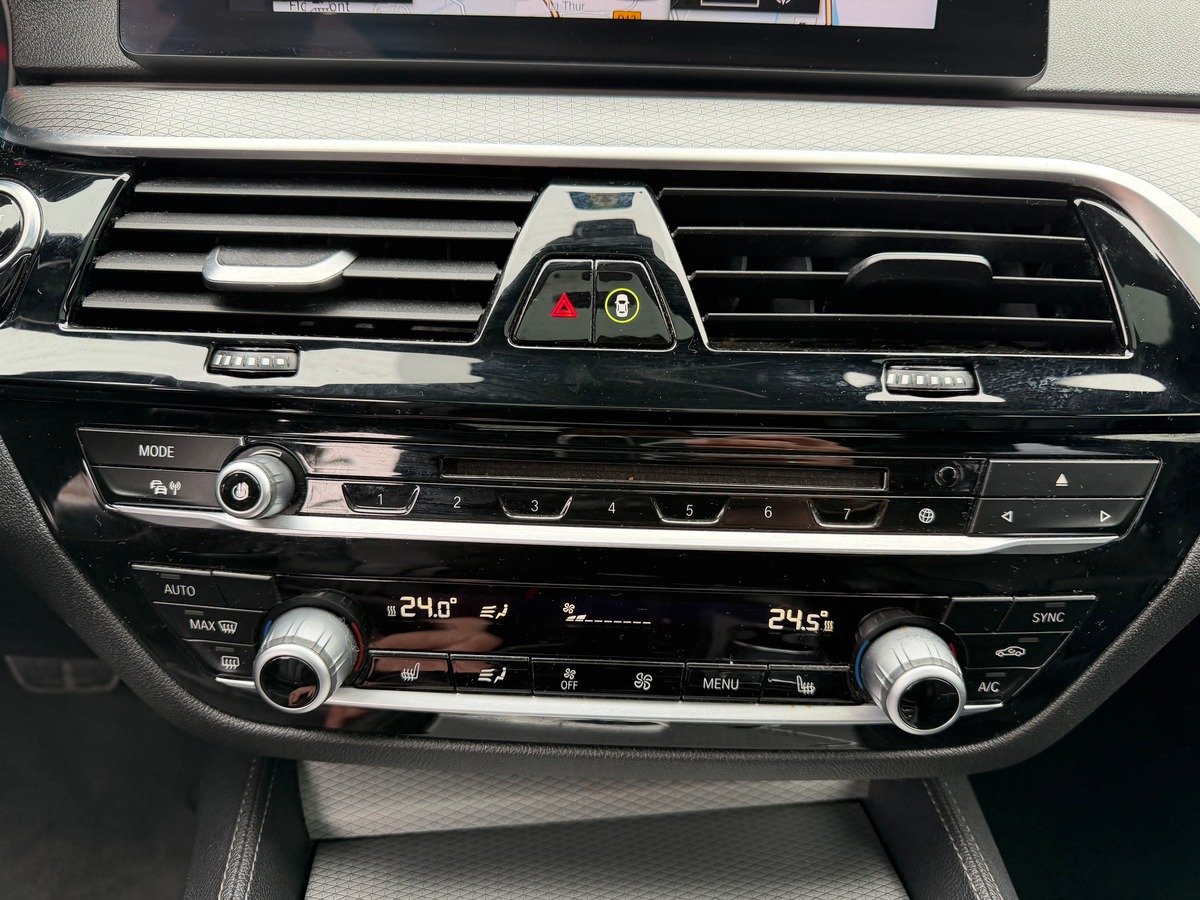 Bmw Série 5 G30 520D xDrive 190 ch BVA 8 M Sport Harman Kardon / Toit ouvrant / Caméra 360°