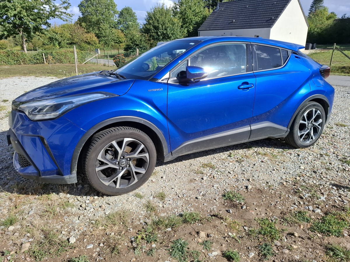 Toyota C-HR 184 ch | Édition | Attelage | Régulateur de vitesse adaptatif | Caméra de Recul