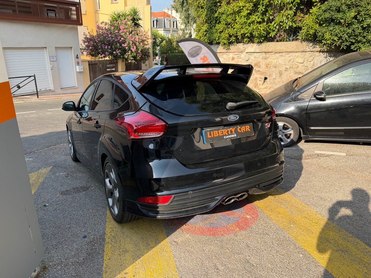 Ford Focus ST 2.0 Ti 250 CV /Pack RS /Volant Carbone/rétro intérieur Carbone / Siège Recaro/Phase 2