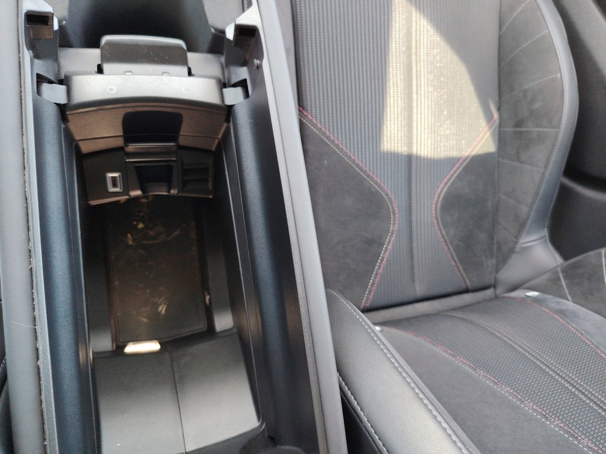 Citroën DS4 bleuehdi 130 performance line + eat8 ( 5500 € d options )