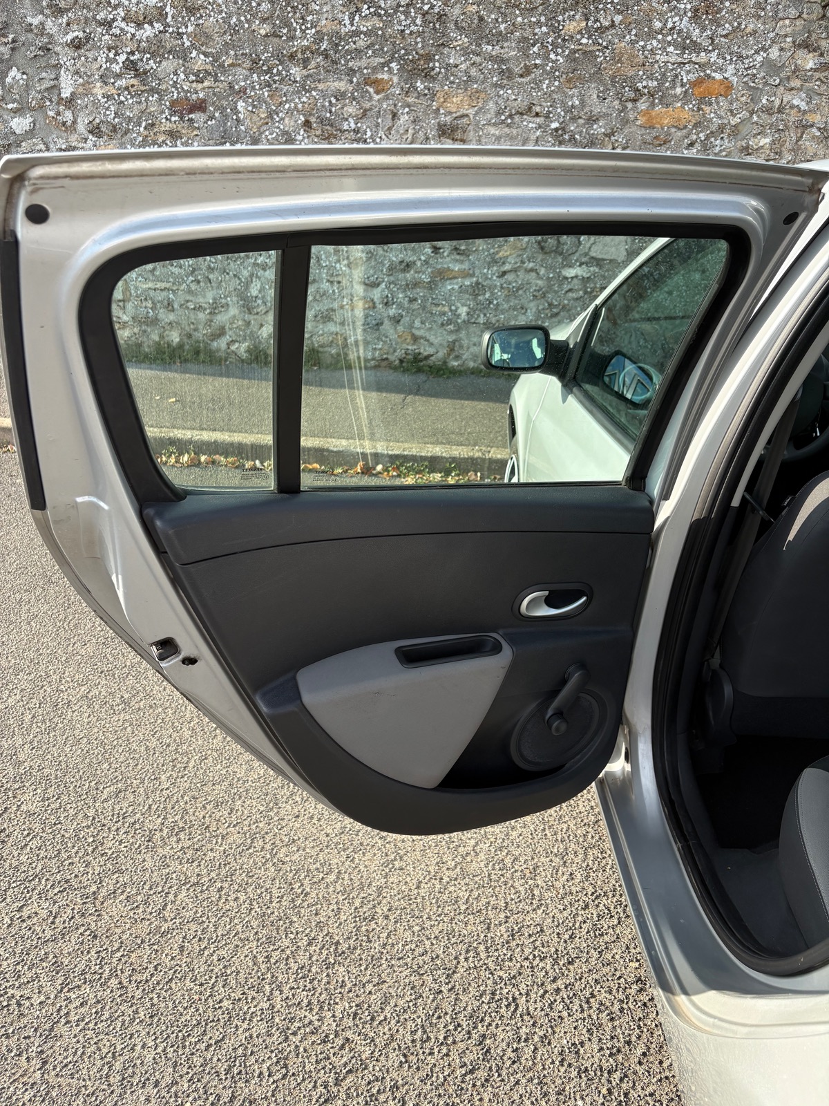 RENAULT Clio 3 phase 2 AUTHENTIQUE 1.2 16v