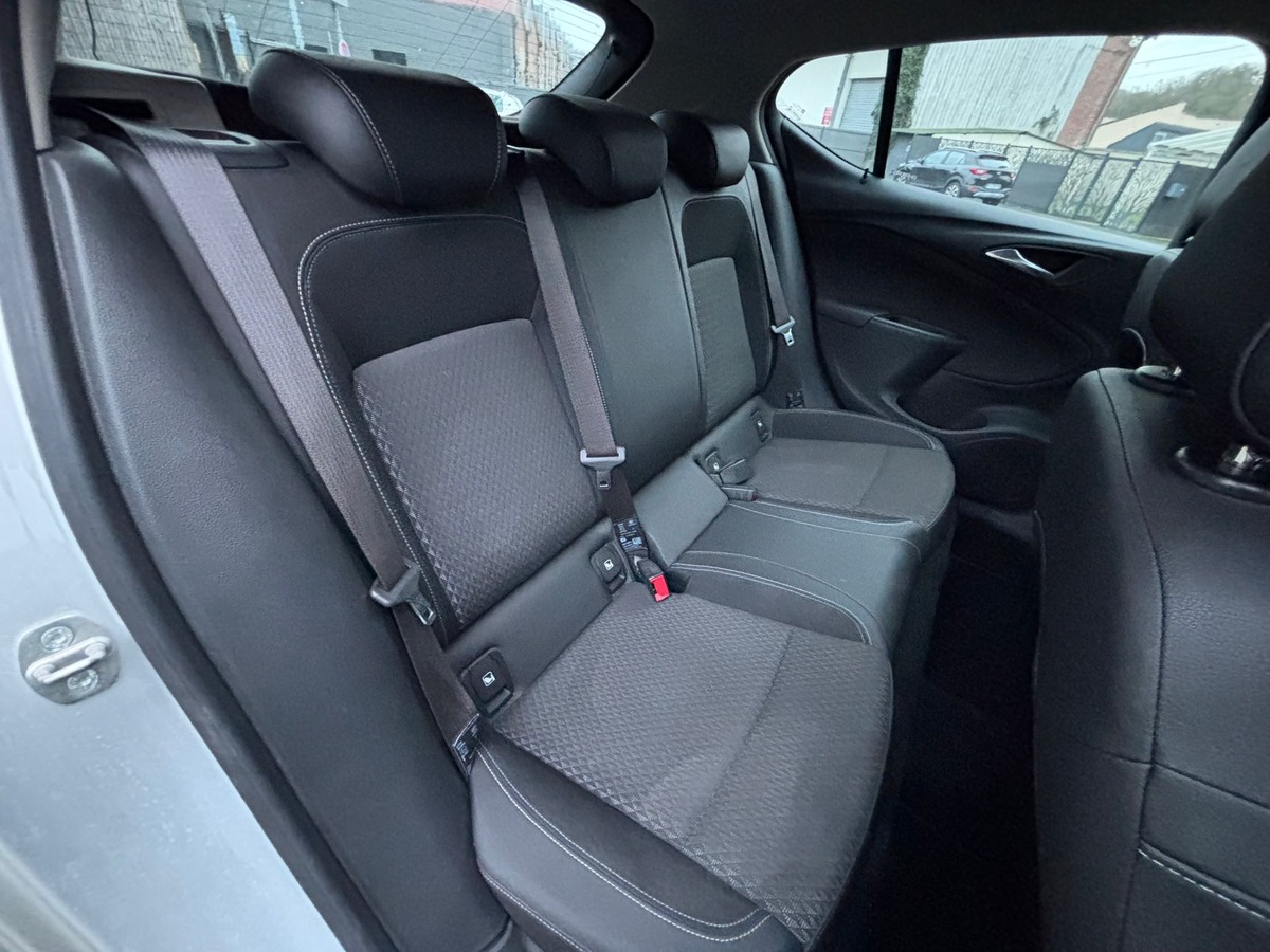 Opel Astra 1.4 SIDI 125 Turbo Carplay Innovation - Révisé - Garantie