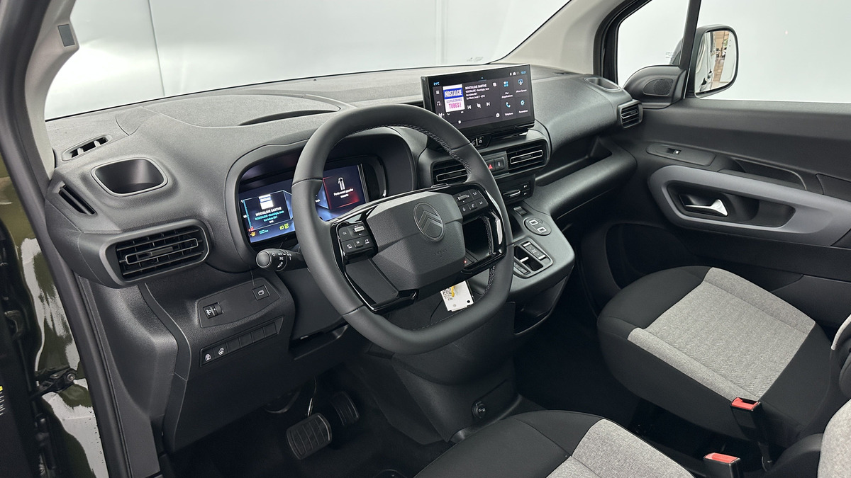 Citroën Berlingo M 1.5 BlueHDi 130chevaux Plus EAT8 | Écran central numérique TFT de 10'' | Capucine