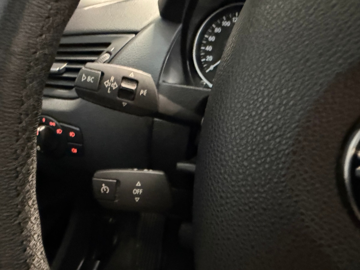 Bmw X1 E84 xdrive18 2.0 143 CV / 1er Main / GPS / Radar de stationnement Av / Ar