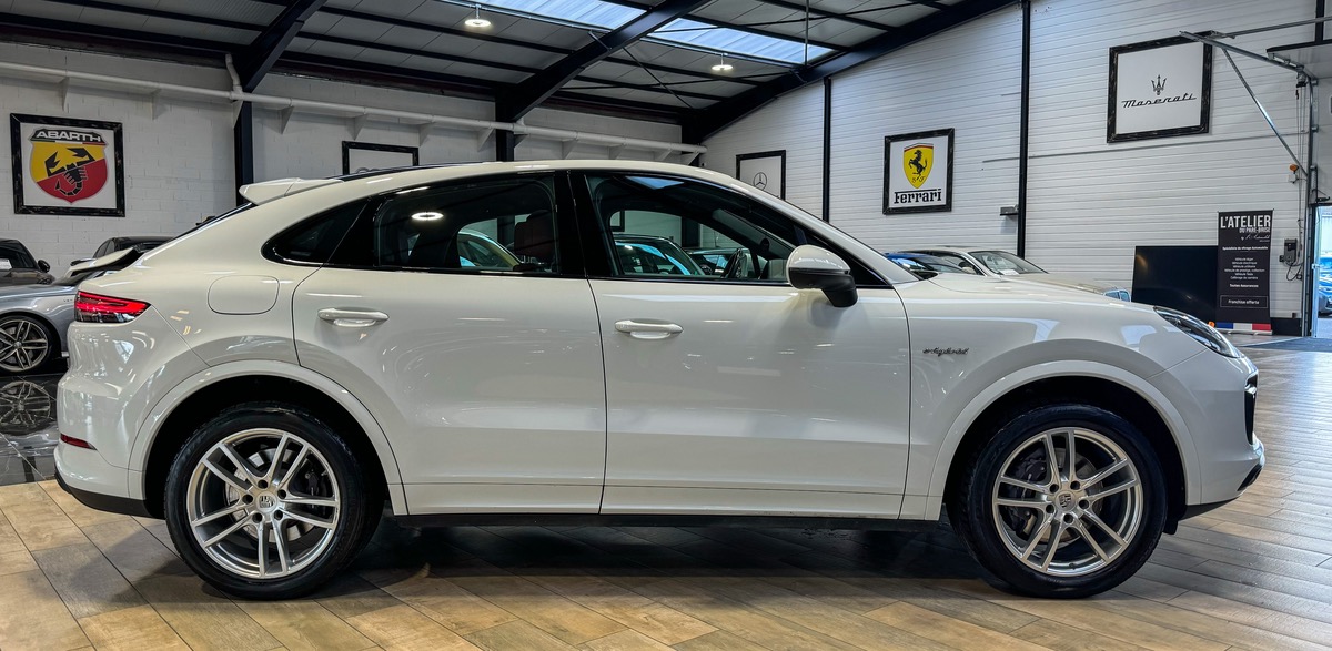 Porsche Cayenne Coupé II 3.0 V6 462ch E-Hybrid 1ERE MAIN / SUIVI A JOUR / FRANCE C