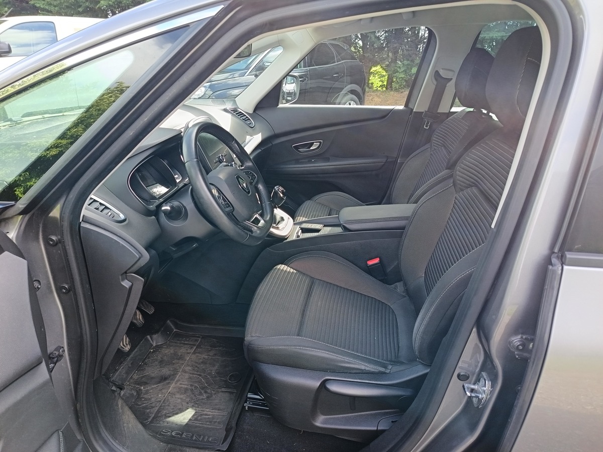 RENAULT Megane Scenic 1.5 dci 110 ch