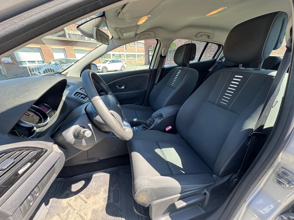 RENAULT Megane III 1.5 DCI 110CH EXPRESSION