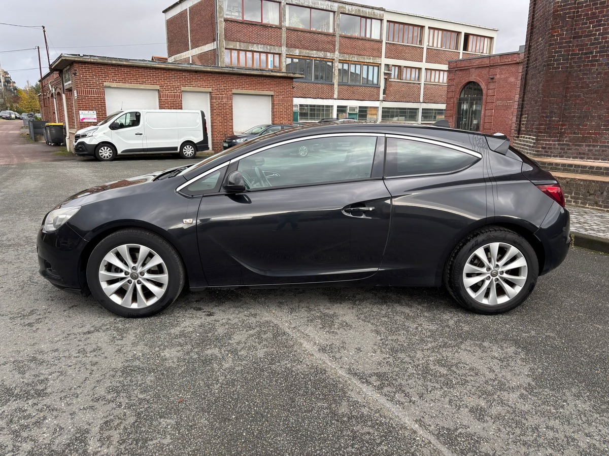 Opel Astra GTC 2.0 CDTI 165 INNOVATION - ATTELAGE - REVISE - GARANTIE