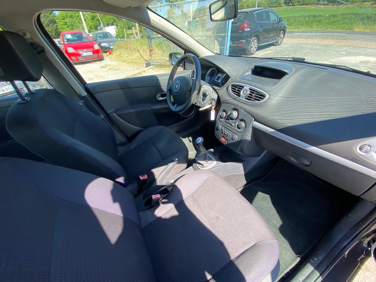 RENAULT Clio III 1.2 tce 100cv faible kilométrage d’origine 