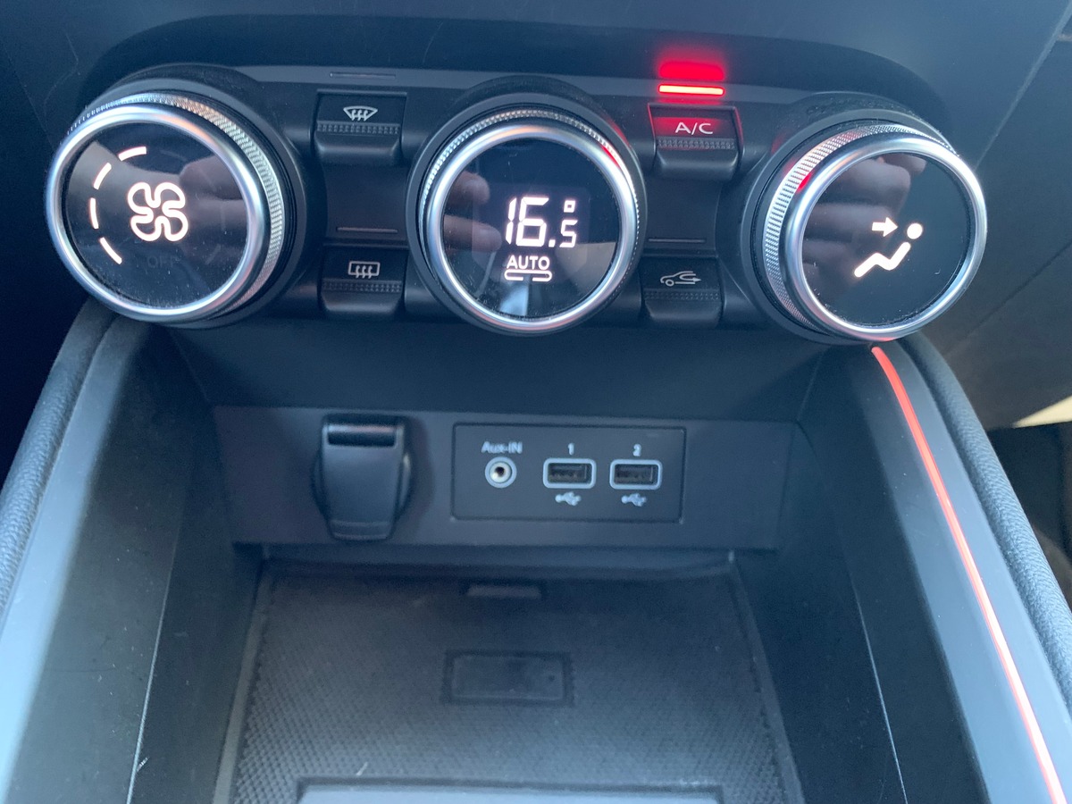 RENAULT Clio V 140 ch | HYBRID | Intens | Caméra 360° | Apple car Play | Régulateur vitesse | BOSE