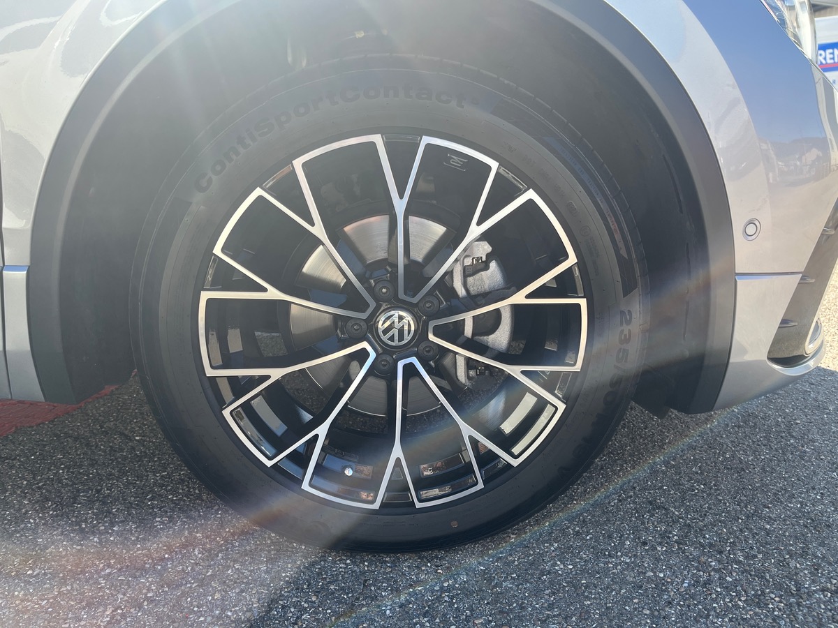 Volkswagen Tiguan Allspace 2.0 TDI 150ch R-Line DSG7, Suivi complet VW, Attelage électrique pivotant