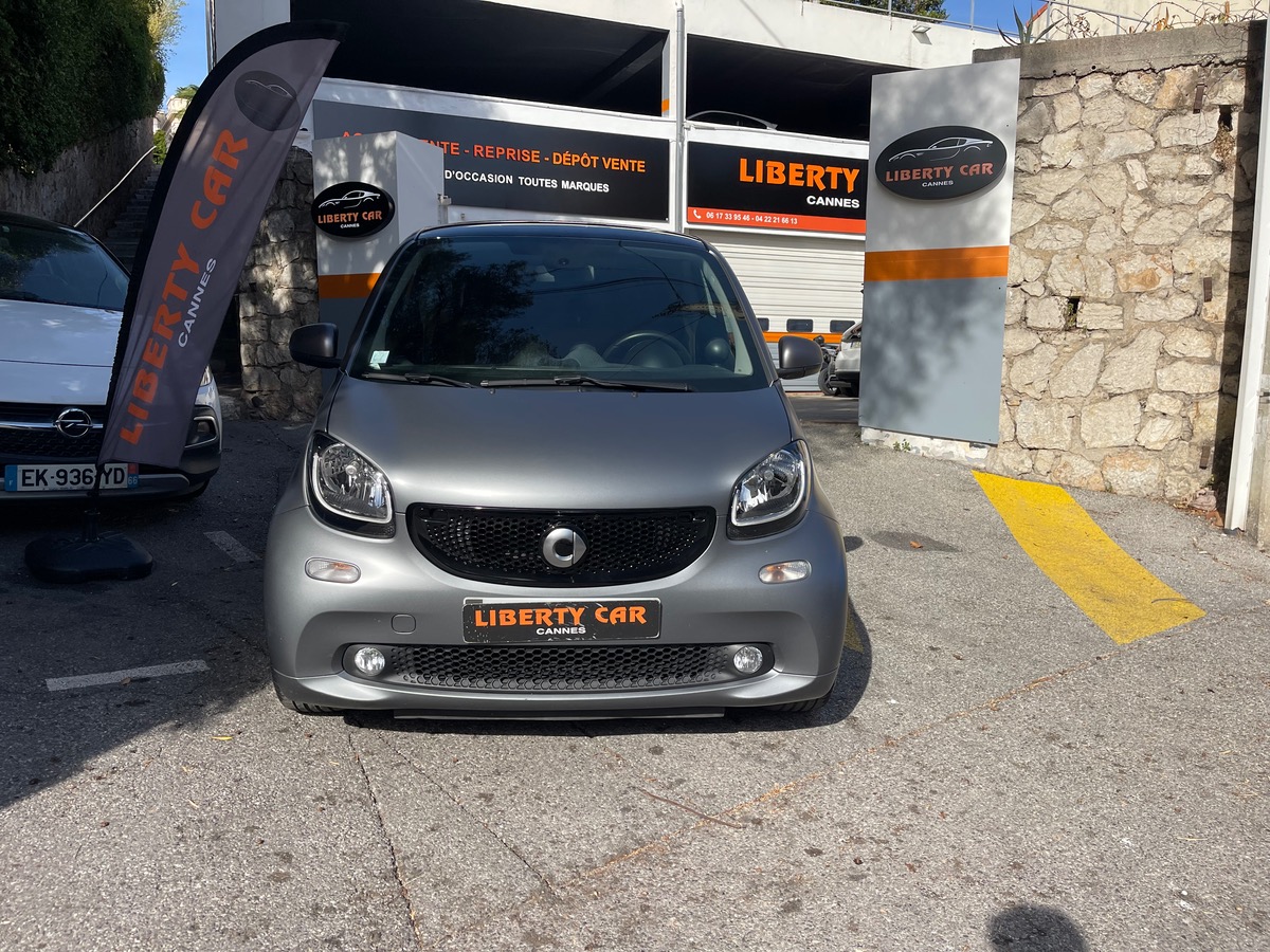 Smart FORTWO 90 CV / Gris Mat / Prime / Jantes Noires / Toit Panoramique / Caméra