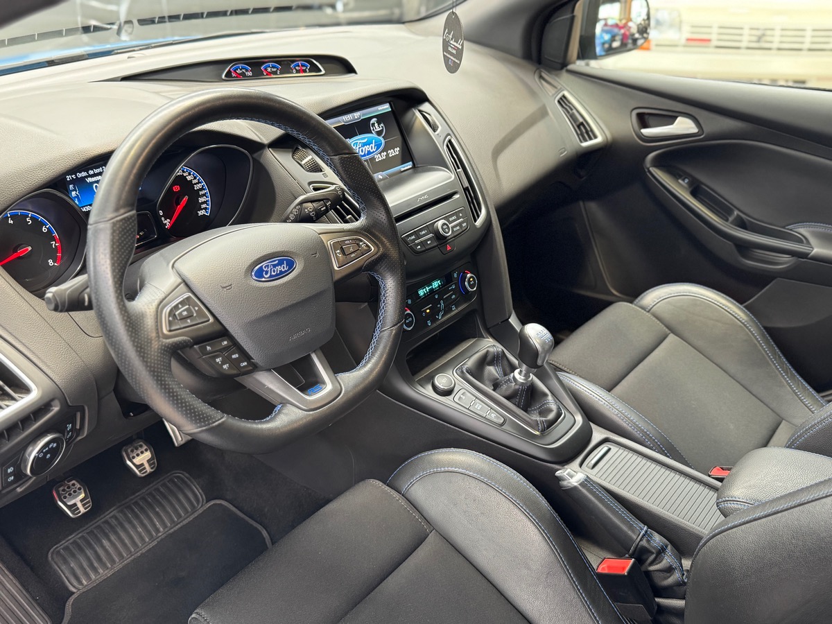 Ford Focus RS 2.3 ECOBOOST 350CV RECARO 4X4 1°MAIN/CAM B