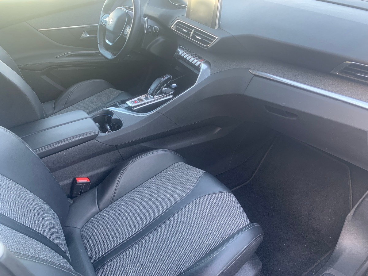 Peugeot 3008 130 chevaux | Allure | Caméra de recul | Régulateur de vitesse | Capteur d'angle mort