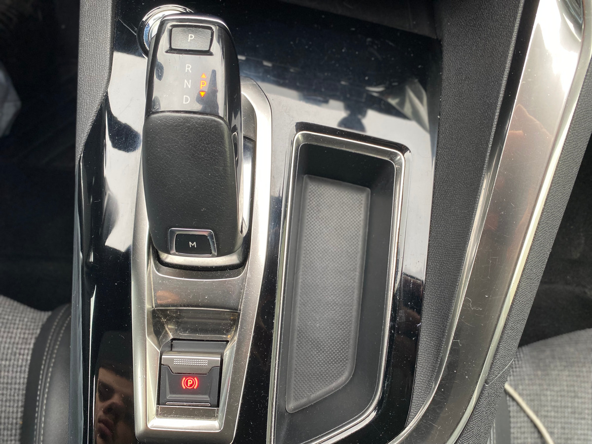 Peugeot 5008 1.5l blueHDI 130 Allure EAT8 7 places - SEMI CUIR - CARPLAY - BOITE AUTO