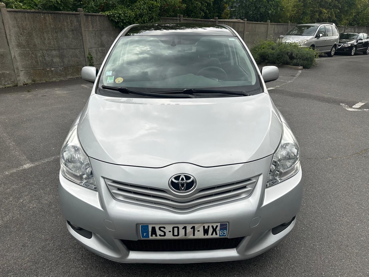 Toyota Verso 2.0 D-4D 128 CV  1er main 7 pls 4XCB