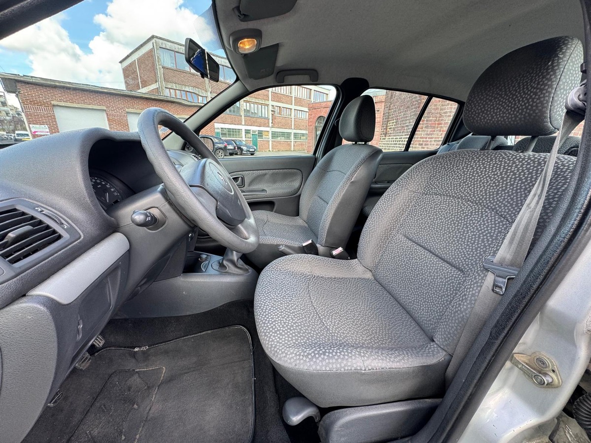 RENAULT Clio II Phase 2 1.2 Campus - 5 portes - Distribution neuve - Garantie