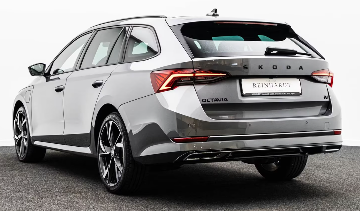 Skoda Octavia Combi IV 1.4 TSI PHEV iV 204ch Sportline DSG6e Hybride/Toit ouvrant/Feux matrix