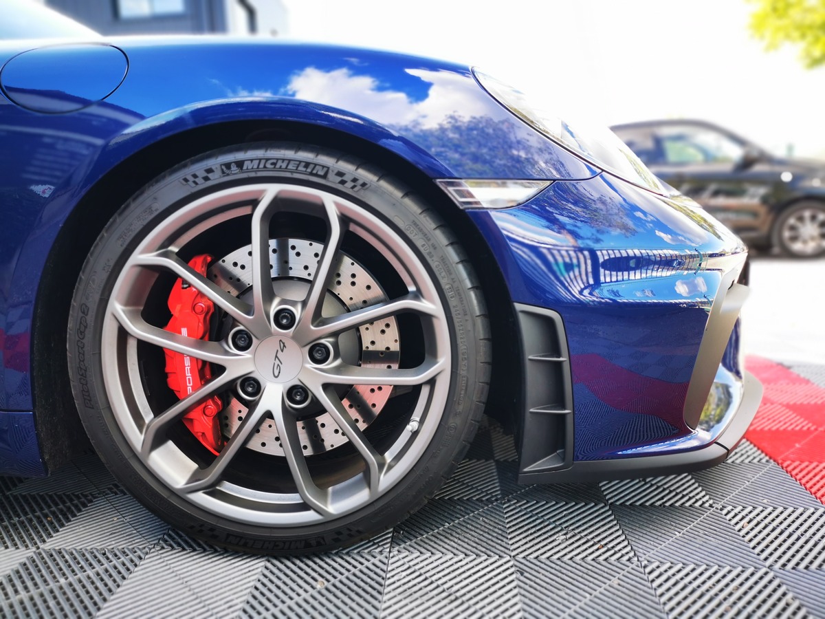 Porsche 718 CAYMAN GT4 4.0 420 FRANCE MECA i