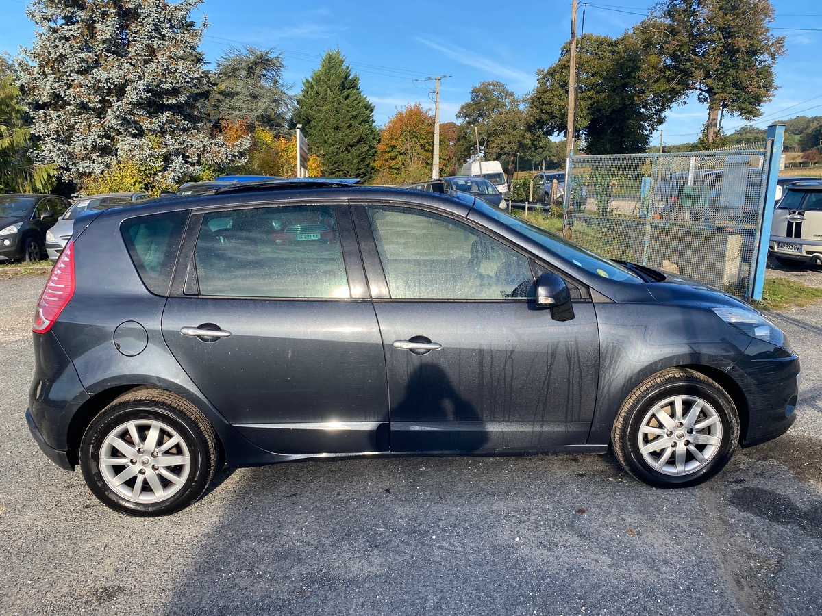 RENAULT Scenic III 1.9 dci 130cv 1ère main