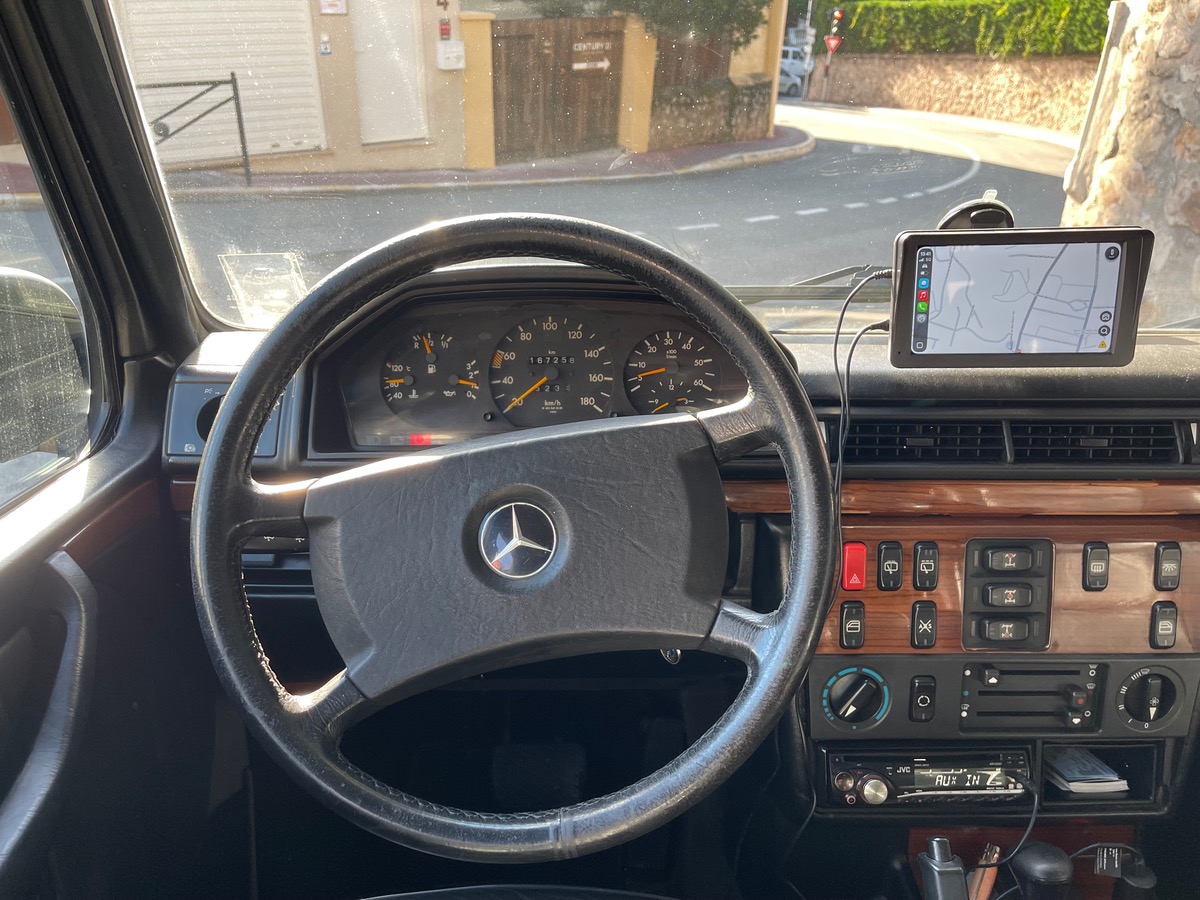 Mercedes-Benz Classe G 300 GD 113 CV /  Boite Automatique / Toit Ouvrant / Clim/ Jantes Noir