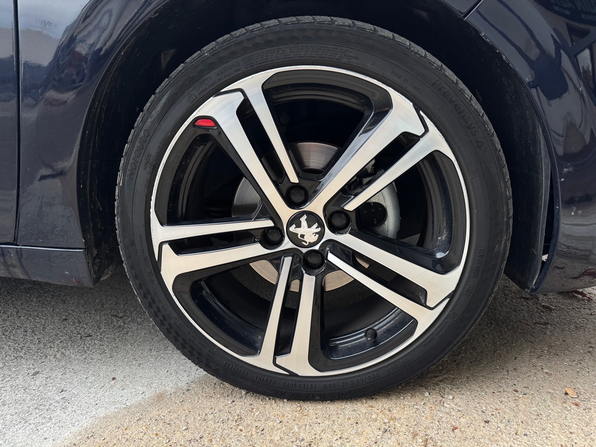 Peugeot 208 I Gt Line 1.2 THP EAT6 S&S 110 cv
