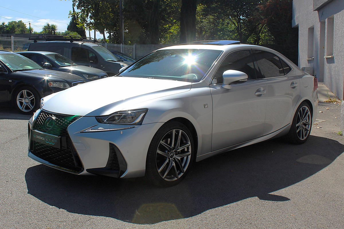 Lexus IS III (2) 300H F SPORT EXECUTIVE  FULL OPTIONS + CARPLAY / ENTRETIEN LEXUS / 2ème MAIN
