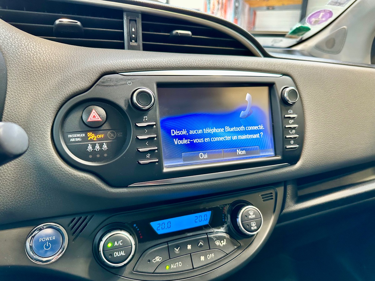 Toyota Yaris III (2) Hybrid 100H Dynamic 5P BVA a
