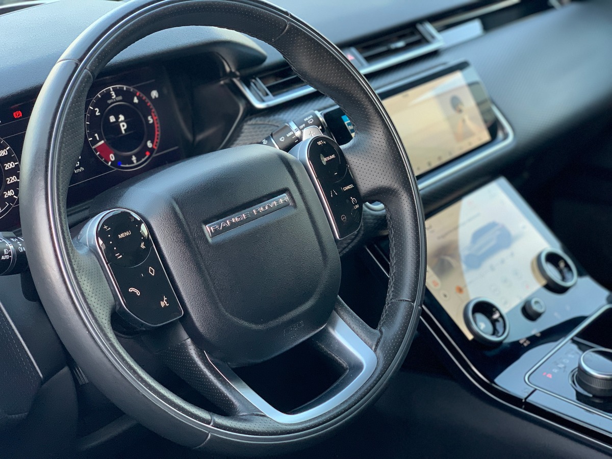 Land-Rover Range Rover Velar D 240 SE R-DYNAMIC