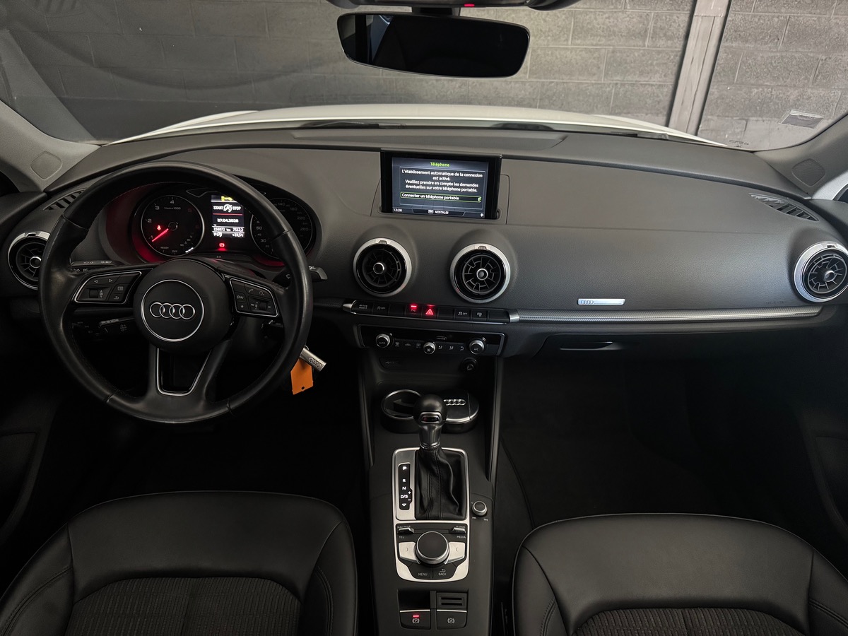 Audi A3 1.6 tdi S tronic / Xénons / Radar de stationnement Av Ar