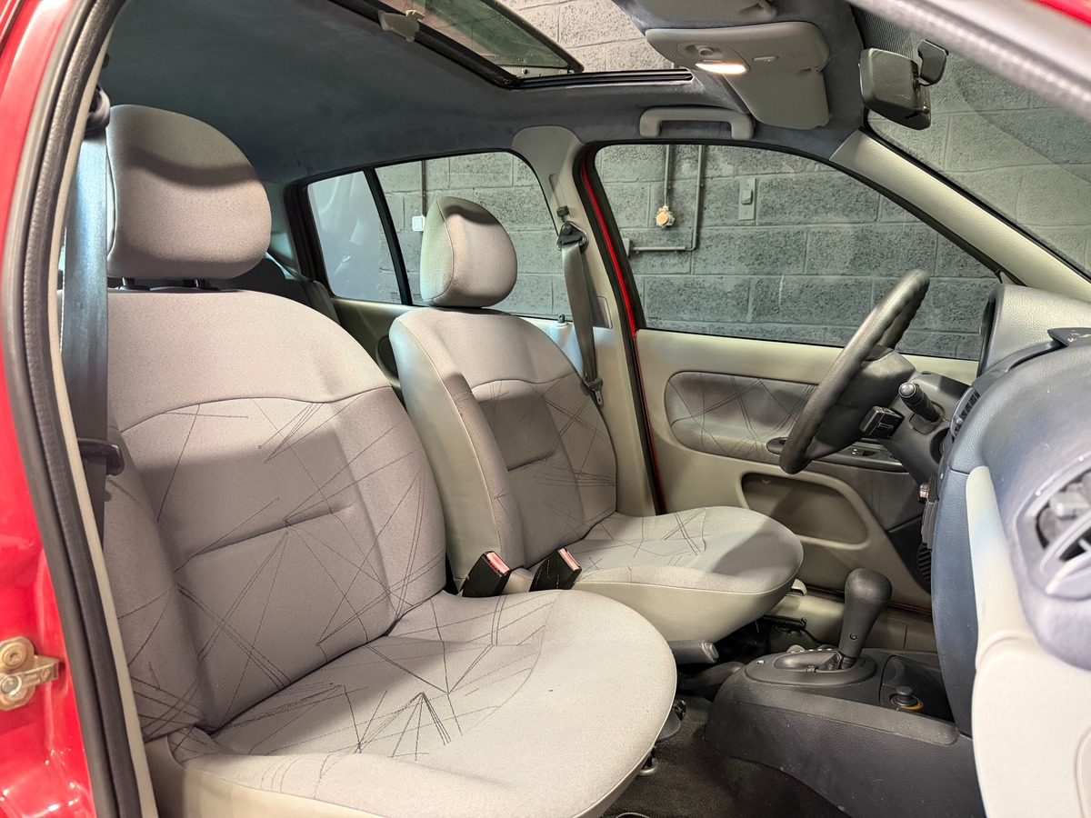 RENAULT Clio 2 1.4 Boite Automatique / Toit Ouvrant