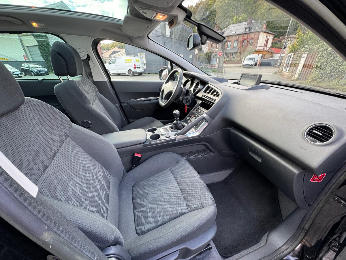 Peugeot 3008 1.6 HDi 115cv Allure - Attelage - Garantie
