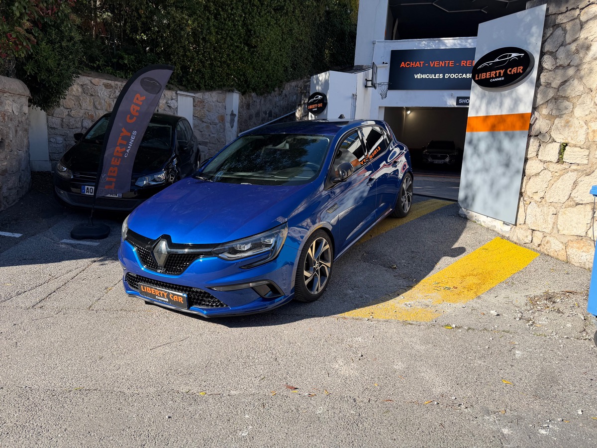 RENAULT Megane GT 1.6 TCE 205 CV 4CONTROL / Ligne D'échappement modifiée / Grand écran / Pack Black