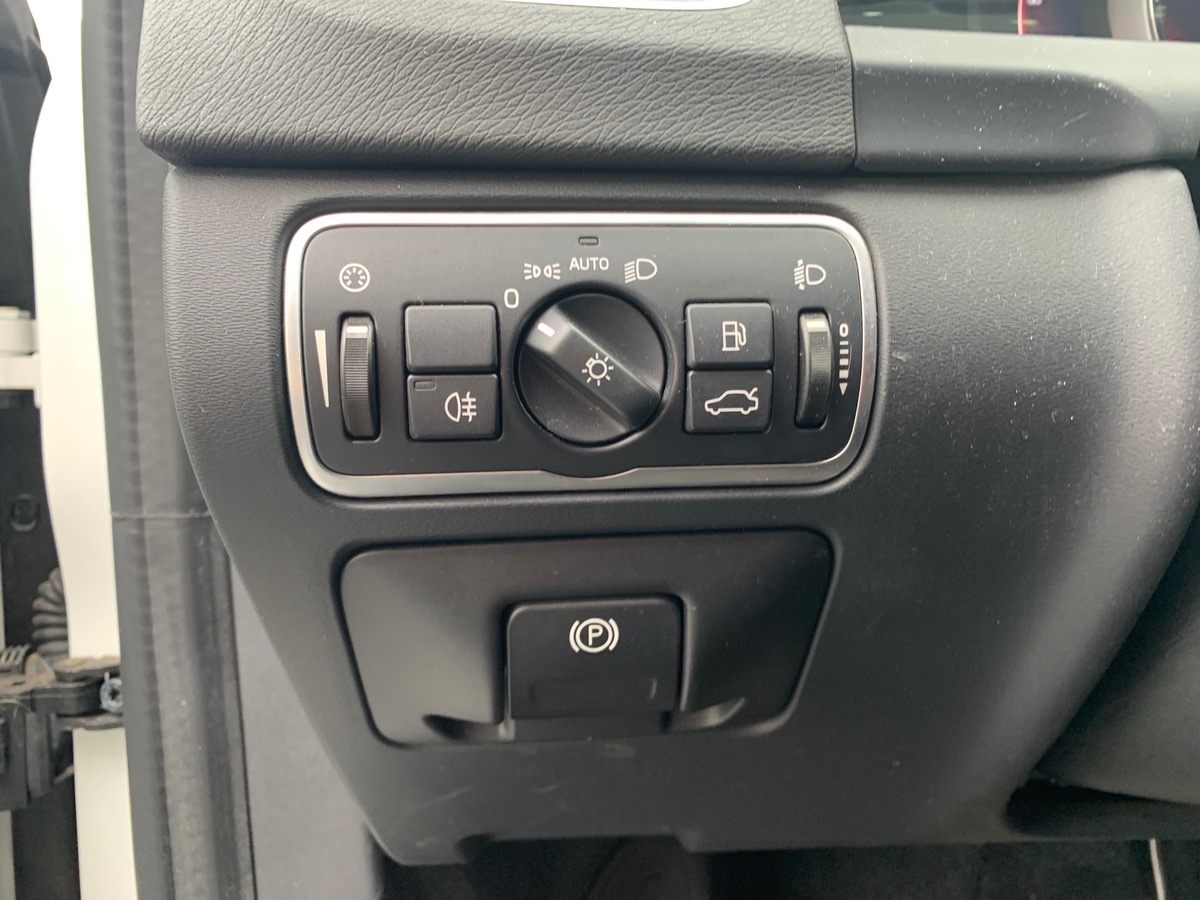 Volvo S60 150 ch | R-design | Attelage amovible | Régulateur vitesse | Radar stationnement arriére