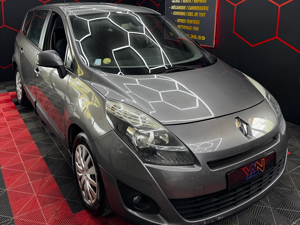 RENAULT Scenic