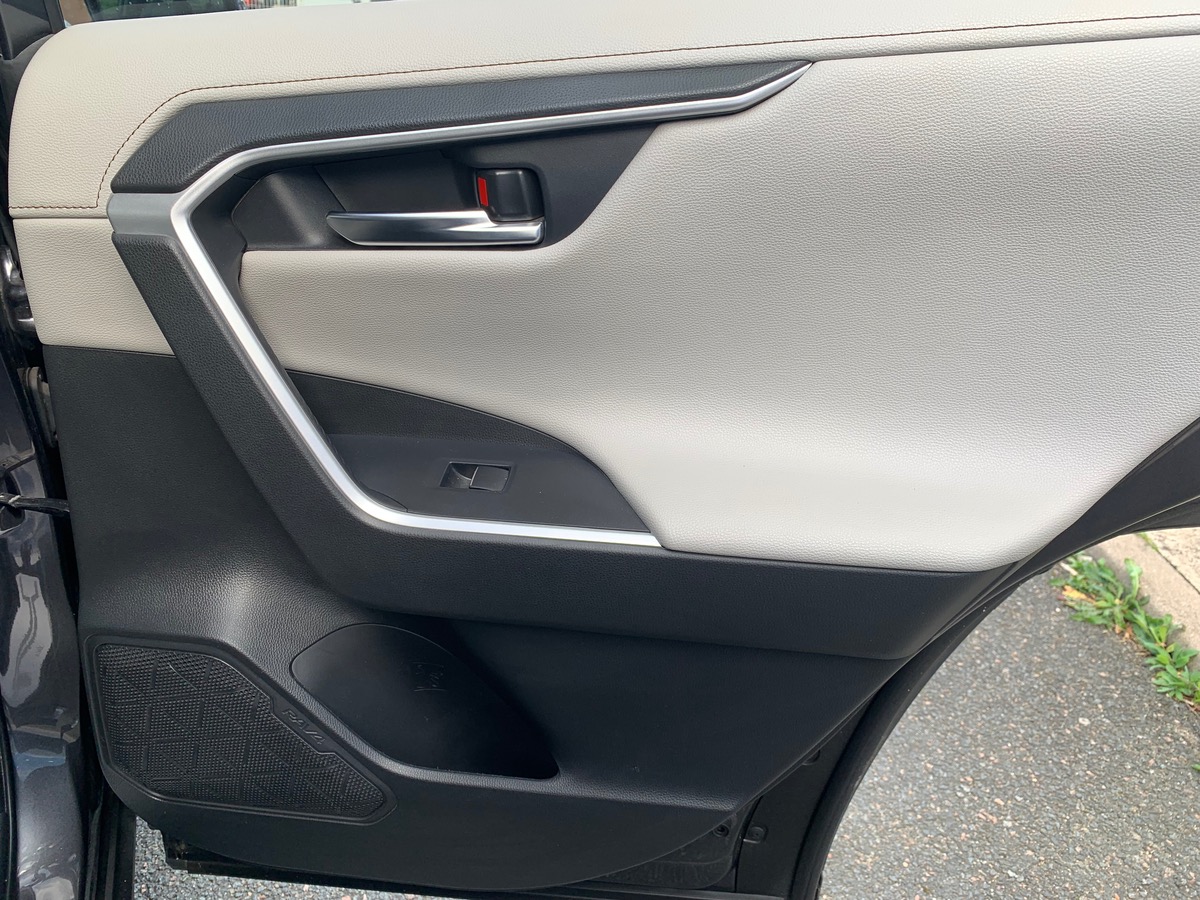 Toyota RAV4 222 ch | AWD | Lounge | Caméra vue 360° | Cuir | Régulateur de vitesse adaptatif