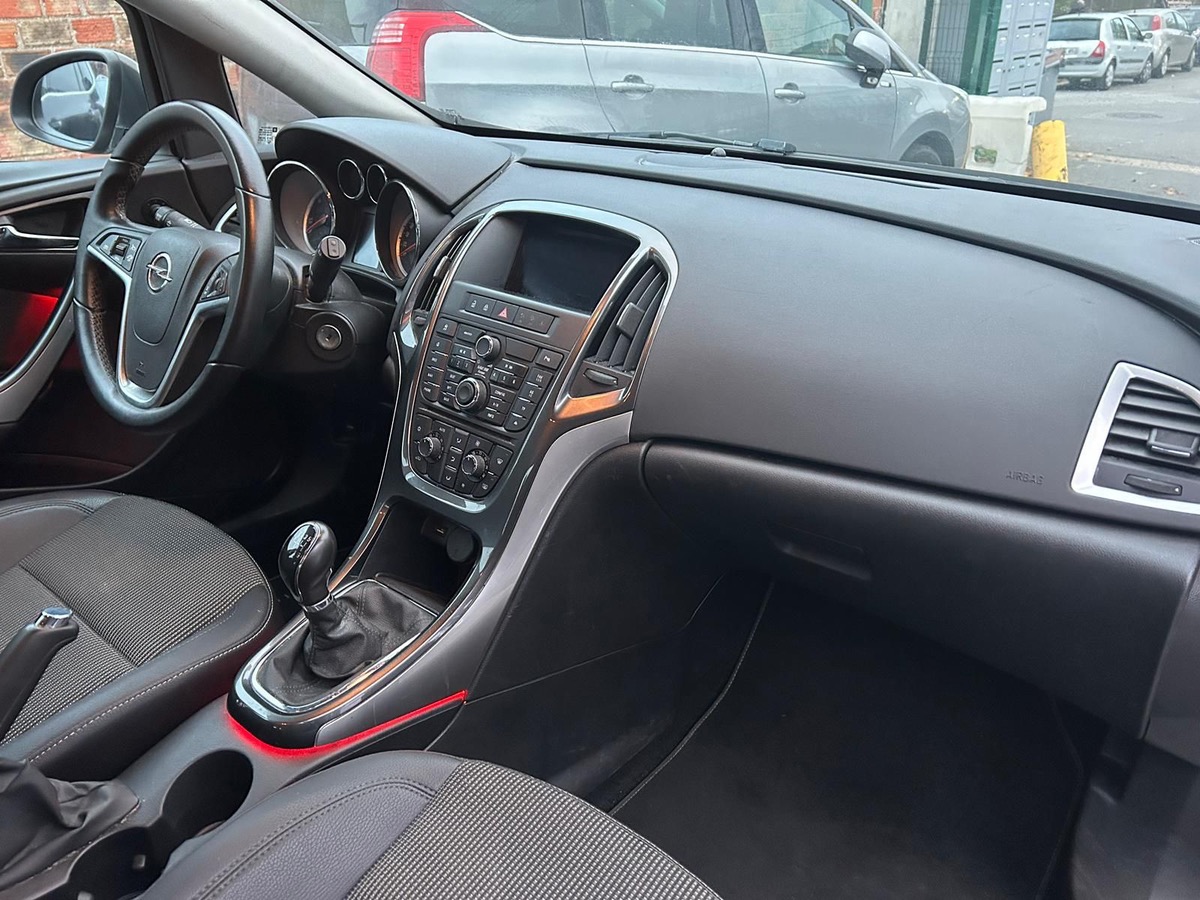 Opel Astra 1.6 CDTI 136 CV cosmo 1er main 4XSan frai CB