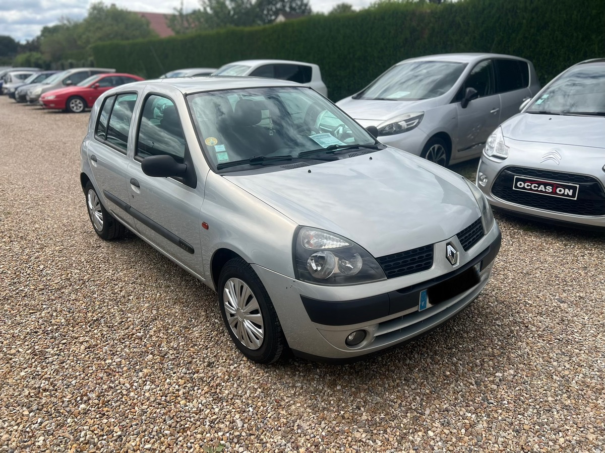 RENAULT Clio II