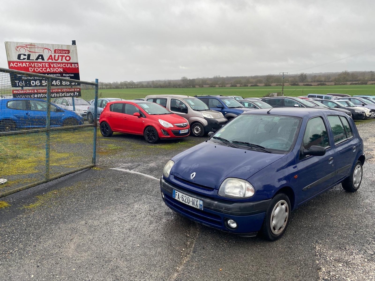 RENAULT Clio 1.2i 60cv 98165km