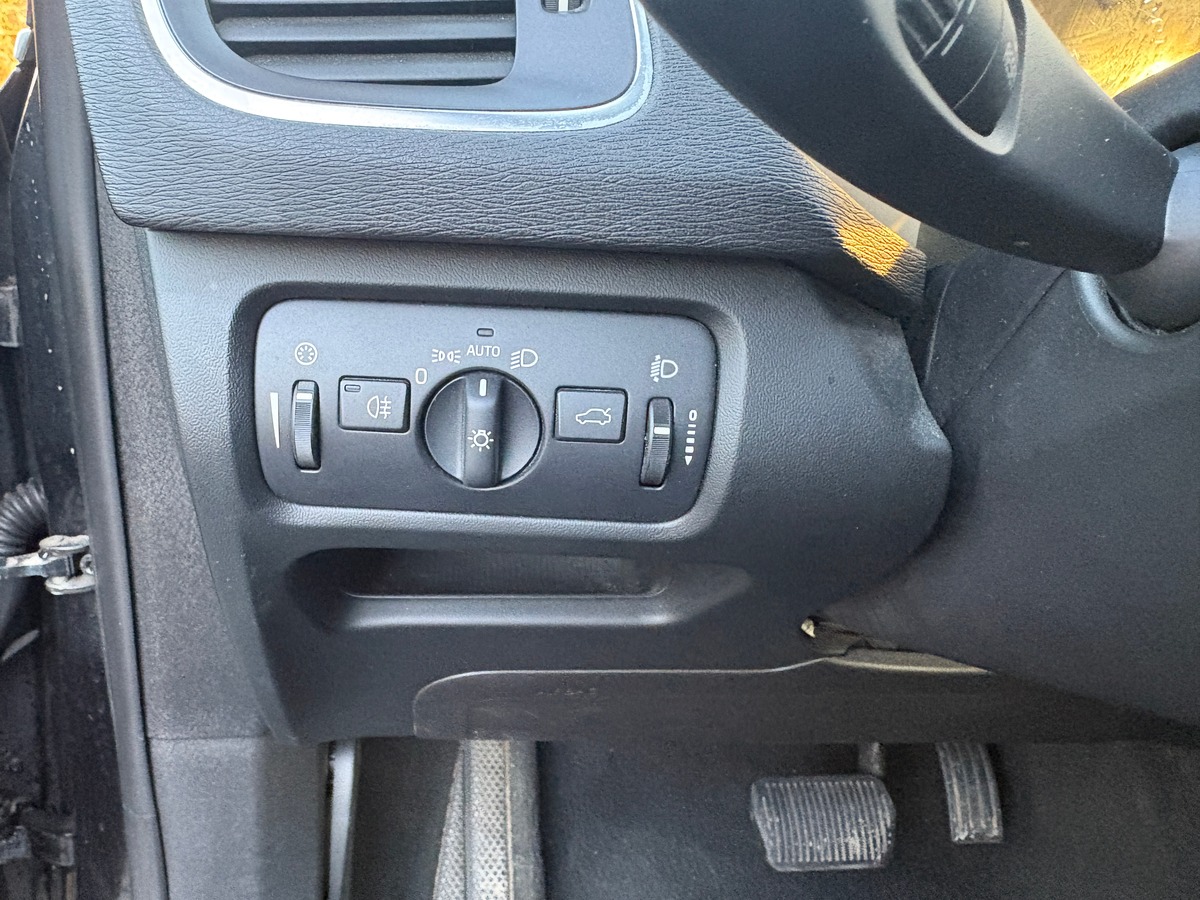 Volvo V40 D2 SUMMUM - 115CH - ENTRETIEN COMPLET