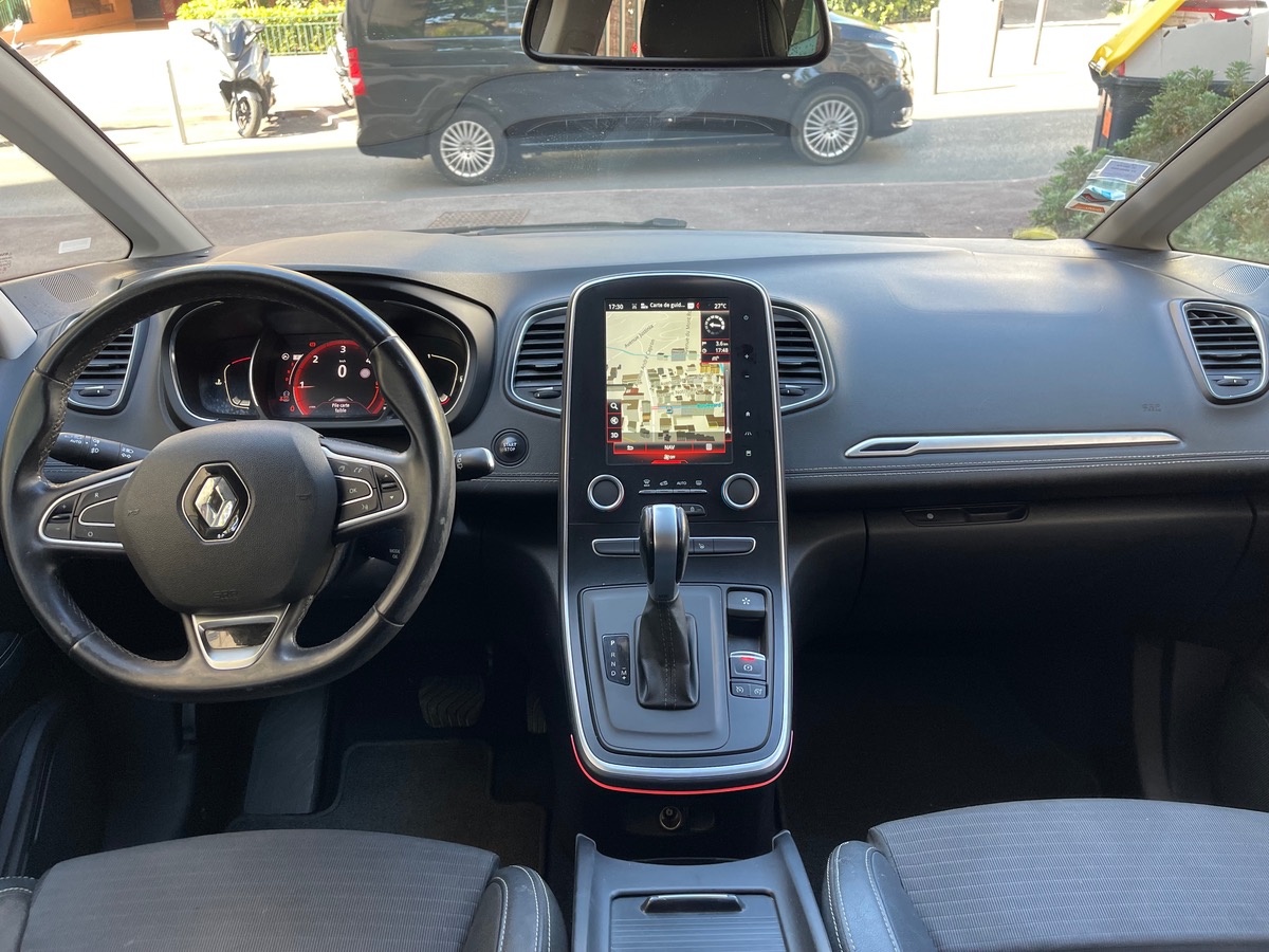 RENAULT Grand Scenic DCI 110 CV Phase 2 / 7 Places / 1er Main / Grand écran