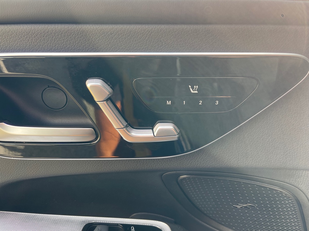 Mercedes Benz CLE 220 D 197 CV / AMG LINE / Toit ouvrant / Jantes noires / VF / Caméra 360°