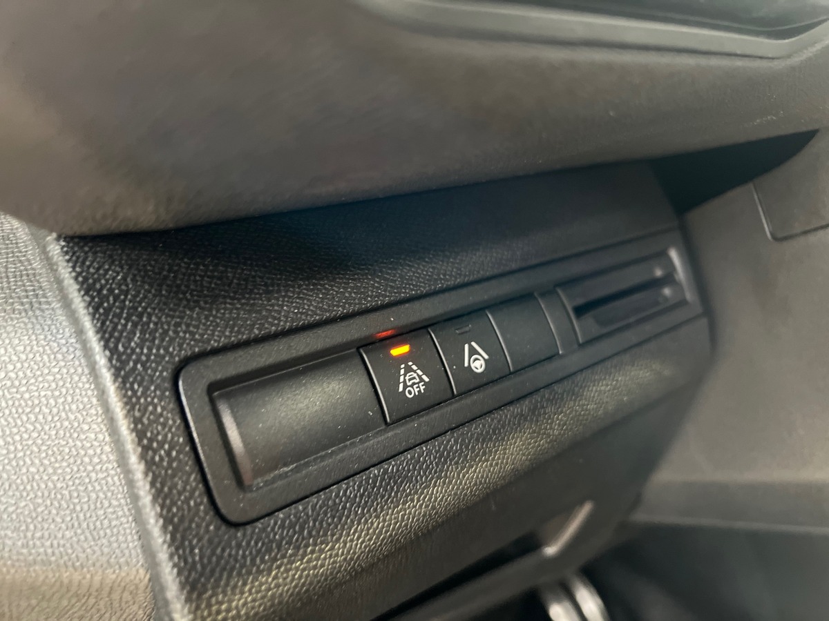 Peugeot 3008 II (2) GT 1.5 BLUEHDI 130 cv EAT8 S&S /TOIT PANORAMIQUE/CARPLAY/