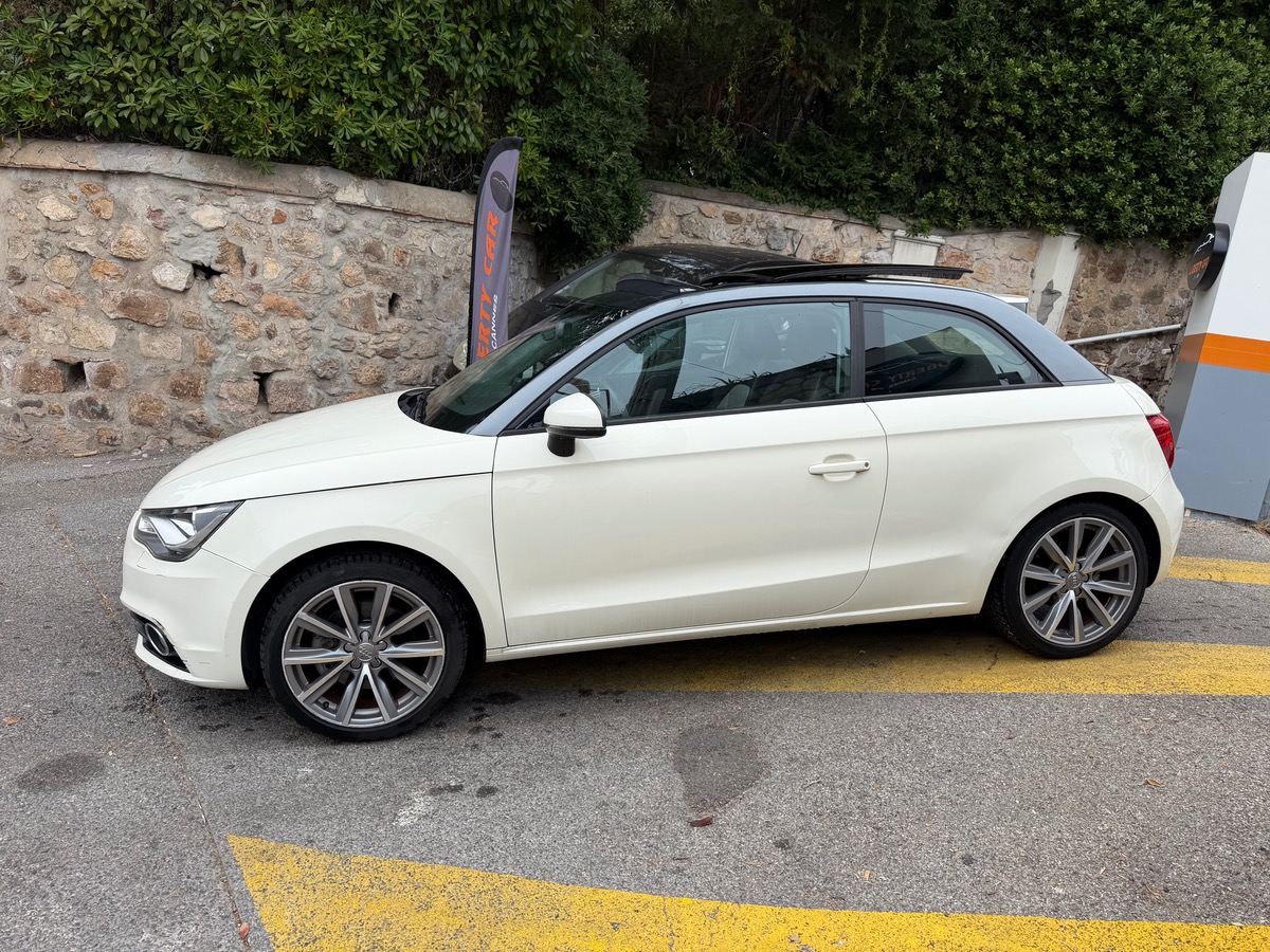 Audi A1 1.4 TFSI 122 CV / 1er Main /Toit Ouvrant/ KM Réel / S-Tronic7 /Ambition Luxe